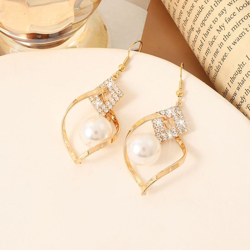 Women's Fashionable Temperamental Earrings