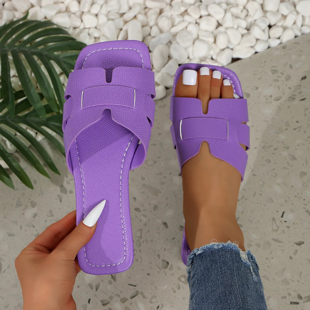 Women's Flat Sandals