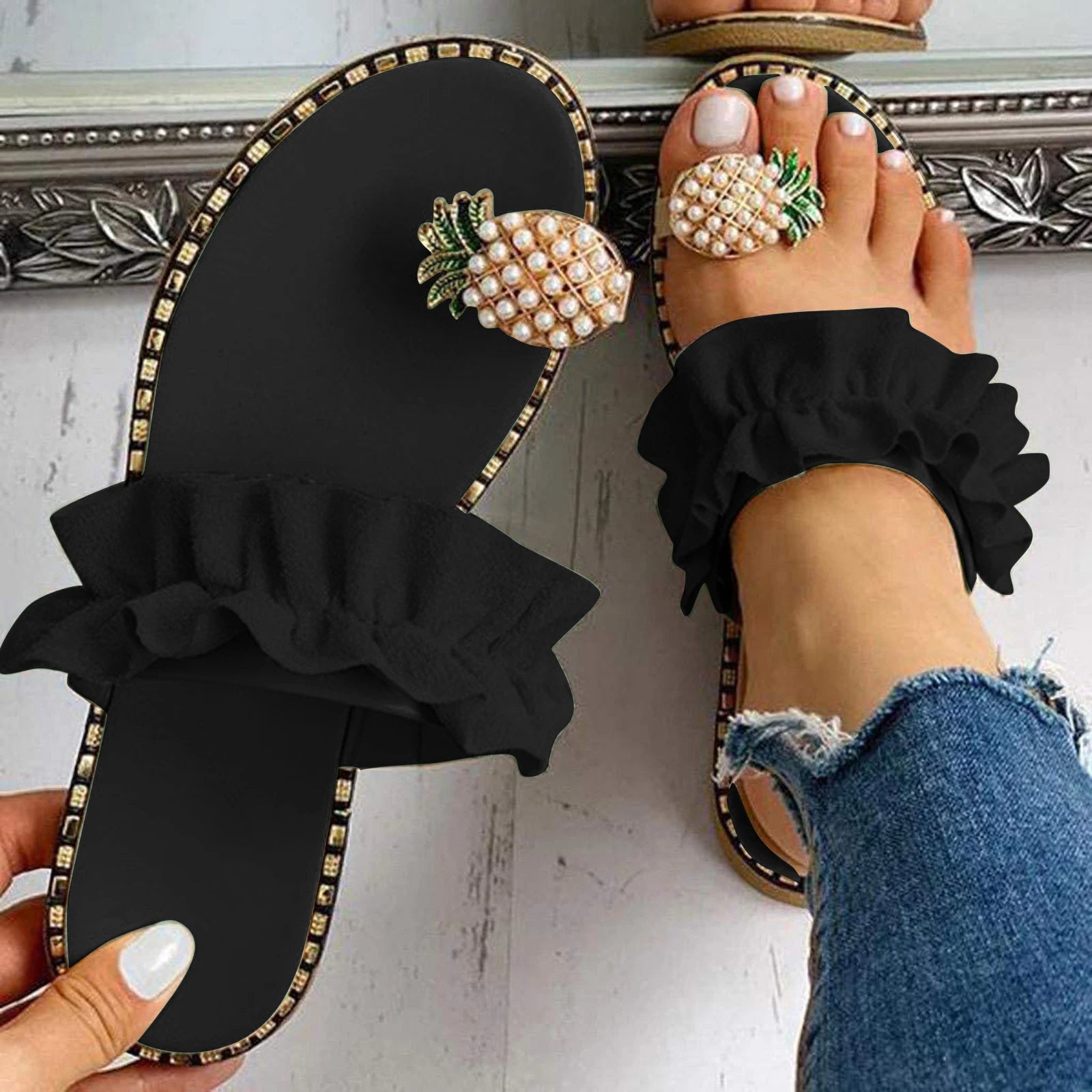 Pineapple Pearl Flat Toe Sandals